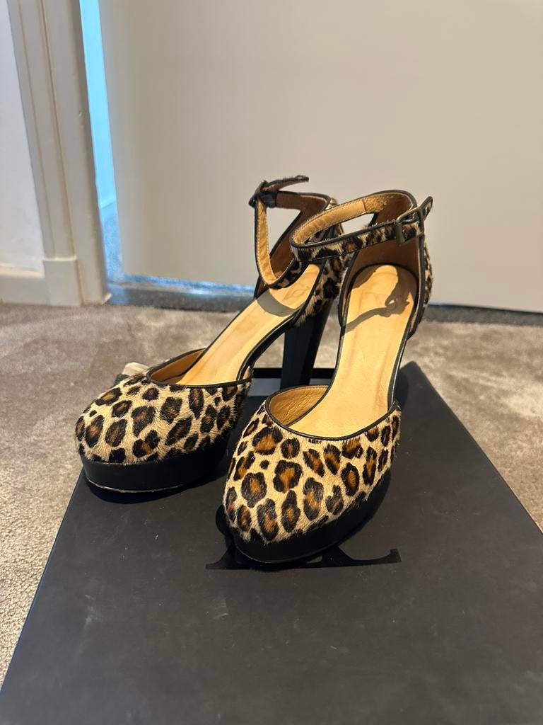 Tov Essentials pumps panterprint maat 38, Ophalen of Verzenden, Zo goed als nieuw, Bruin