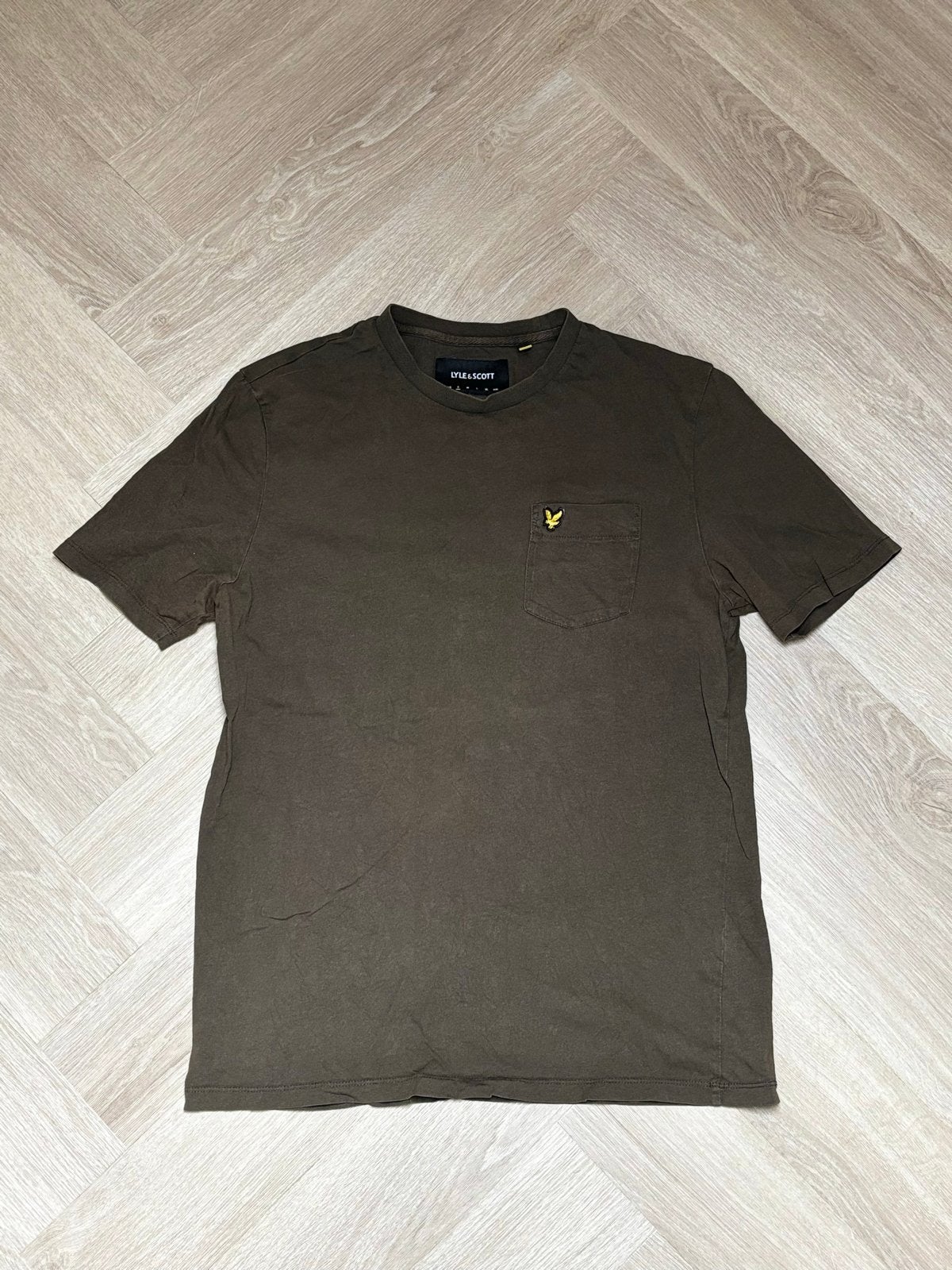 Donkergroen Lyle & Scott T-shirt met borstzak - Maat S, Kleding | Heren, Ophalen of Verzenden, Gedragen, Maat 46 (S) of kleiner