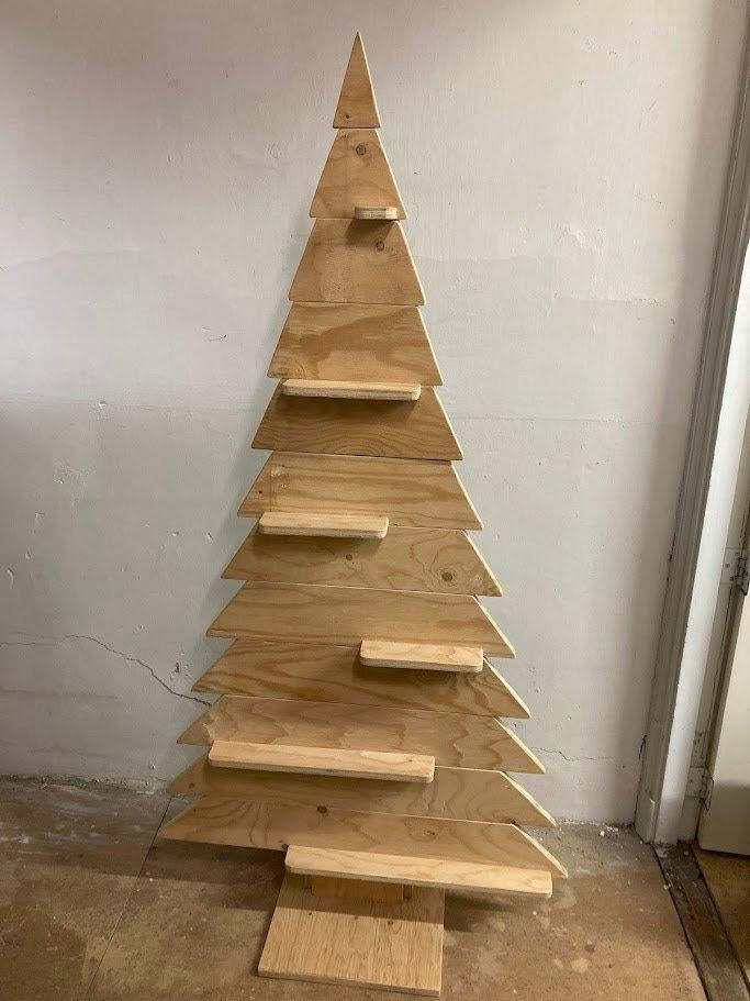 4x Dezelfde houten kerstbomen met plankjes, Ophalen, Zo goed als nieuw
