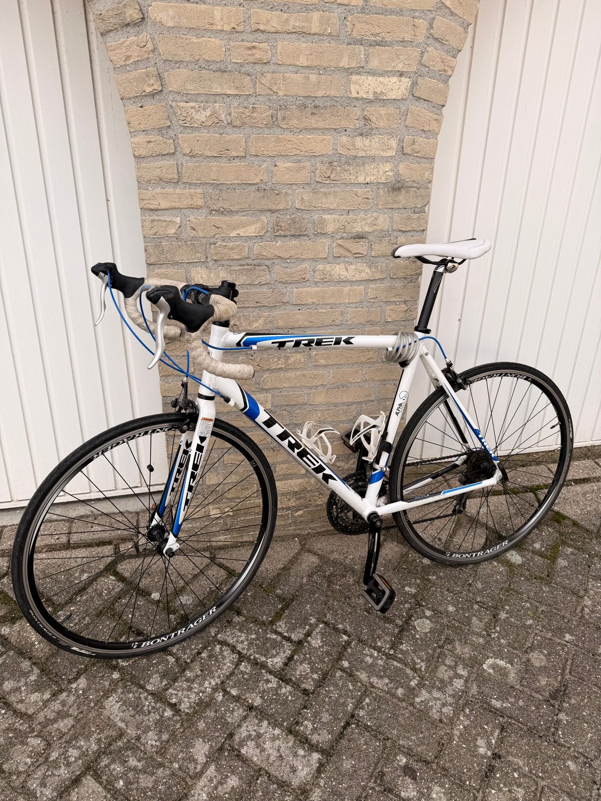 Trek racefiets - Wit/Blauw - Shimano Tiagra, 28 inch, Gebruikt, Aluminium, 15 tot 20 versnellingen