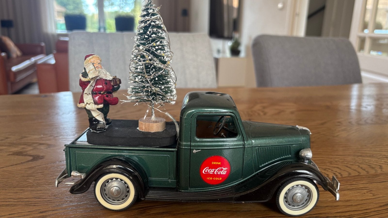 Oude vrachtwagen met kerstman, Ophalen, Gebruikt, Bus of Vrachtwagen, Overige merken