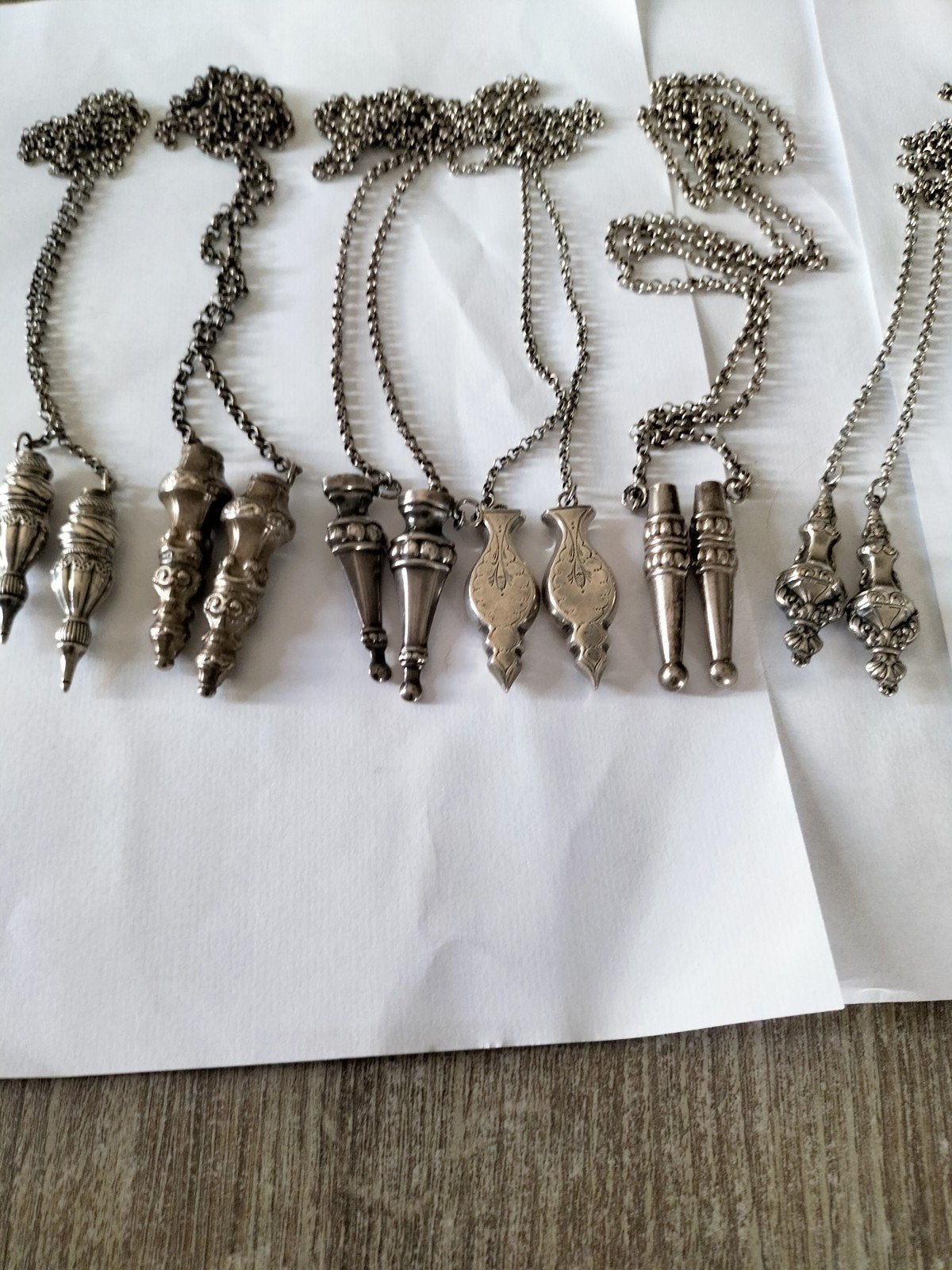 5 Antieke Zilveren Breidoppen aan Jasseron Ketting, Verzenden, Zilver