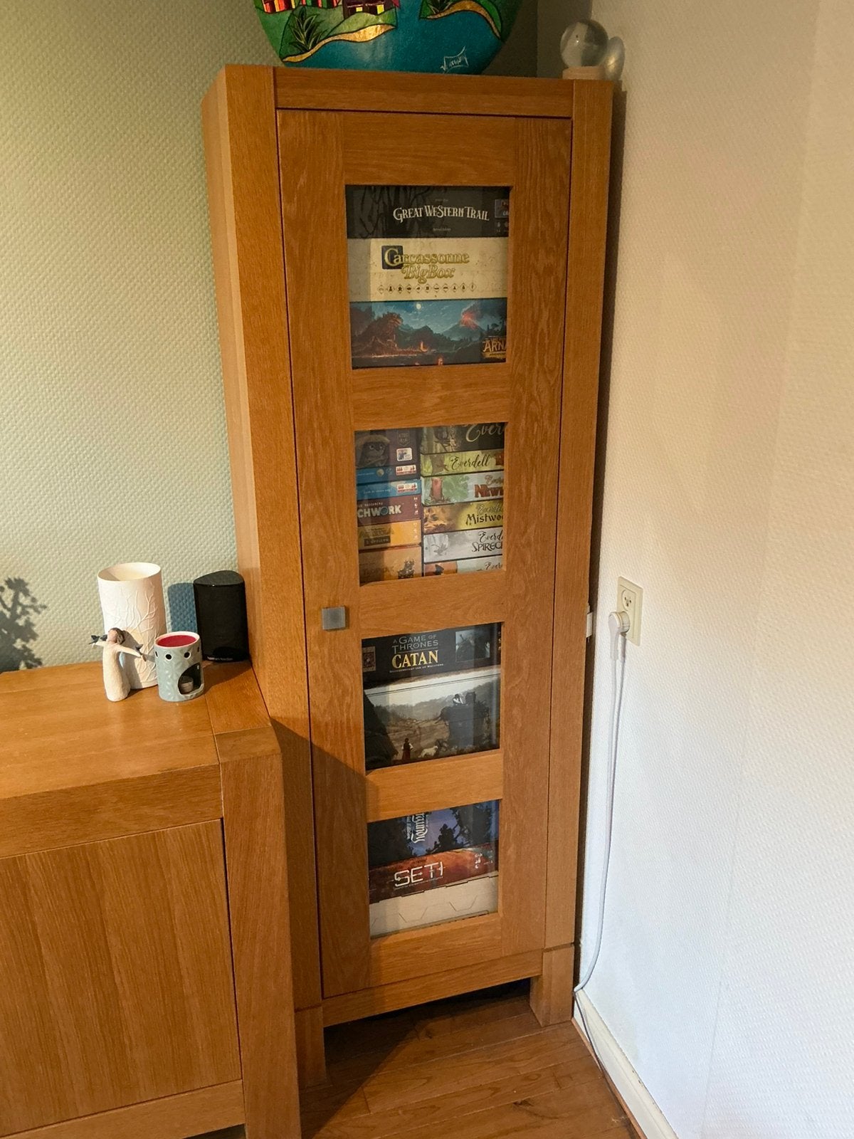 Hoge vitrinekast, moet zaterdag weg, Huis en Inrichting, Ophalen, Gebruikt