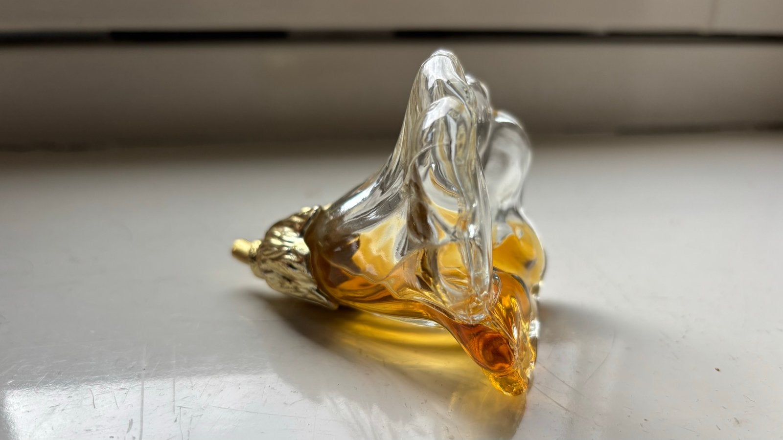 Vintage Avon parfumflesje in bloemvorm, Verzenden, Gebruikt