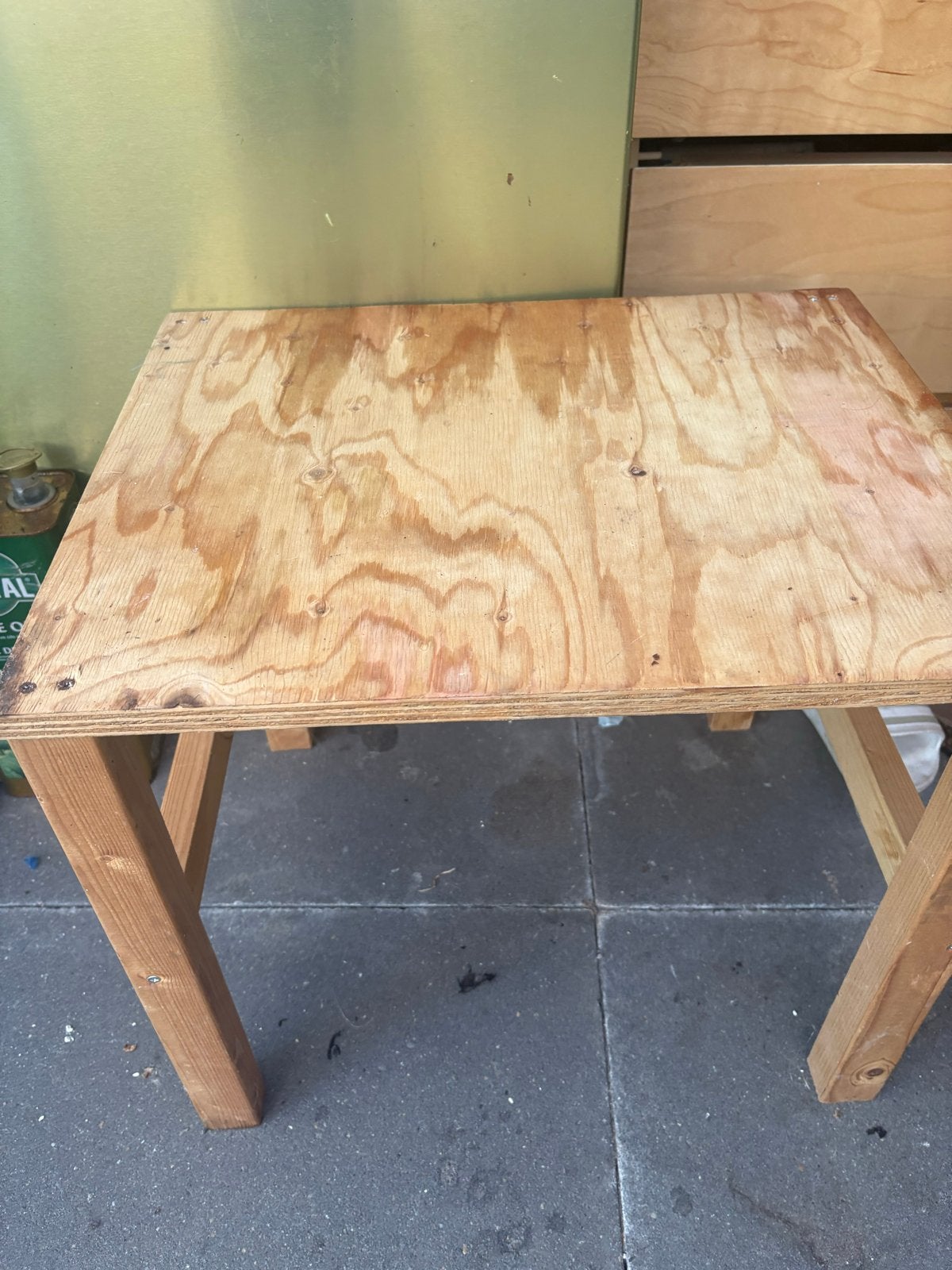 Stevige houten tafel - ideaal voor werkplaats of garage, Huis en Inrichting, Ophalen of Verzenden, Gebruikt