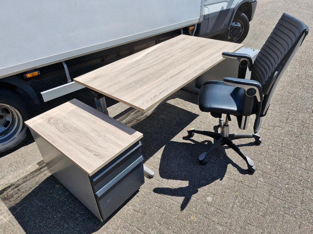 Ahrend Essa bureau of complete werkplek ( 20 beschikbaar), Kofferen 60, 160 cm, In hoogte verstelbaar, Ophalen of Verzenden