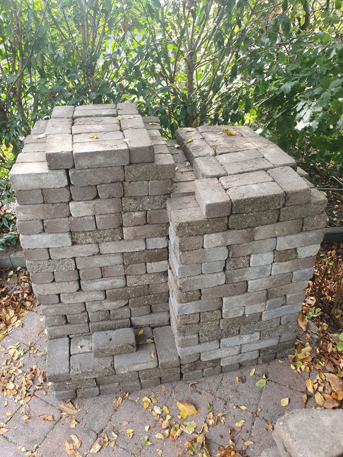 GRATIS - 450 sierklinkers, Tuin en Terras, Ophalen, Gebruikt, Beton, Klinkers