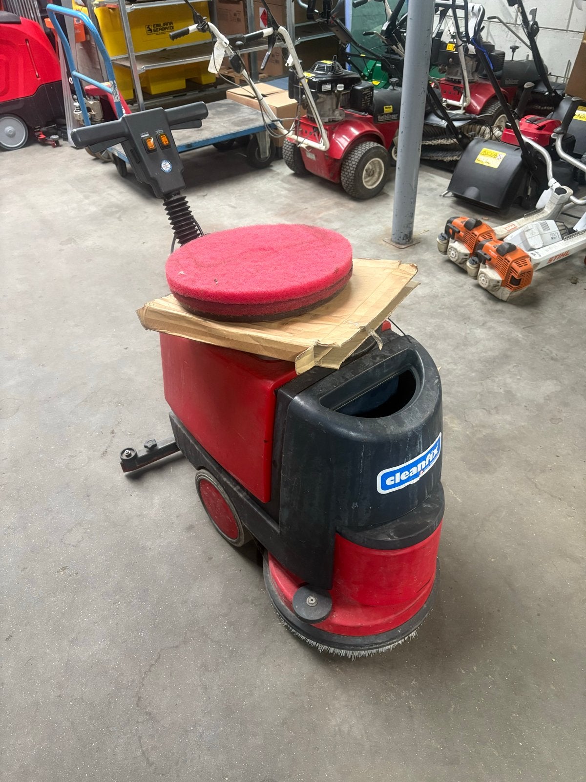 Cleanfix Schrob-/Zuigmachine - Goedwerkend, Ophalen, Gebruikt, Schrobmachine, K