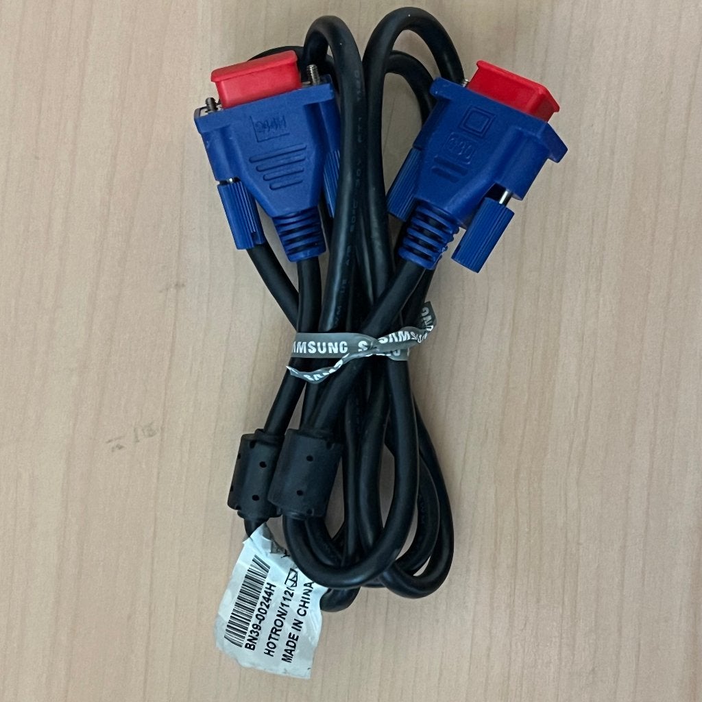 VGA male naar VGA male 1,5-meteer computermonitorkabel, Computers en Software, Ophalen of Verzenden, Zo goed als nieuw