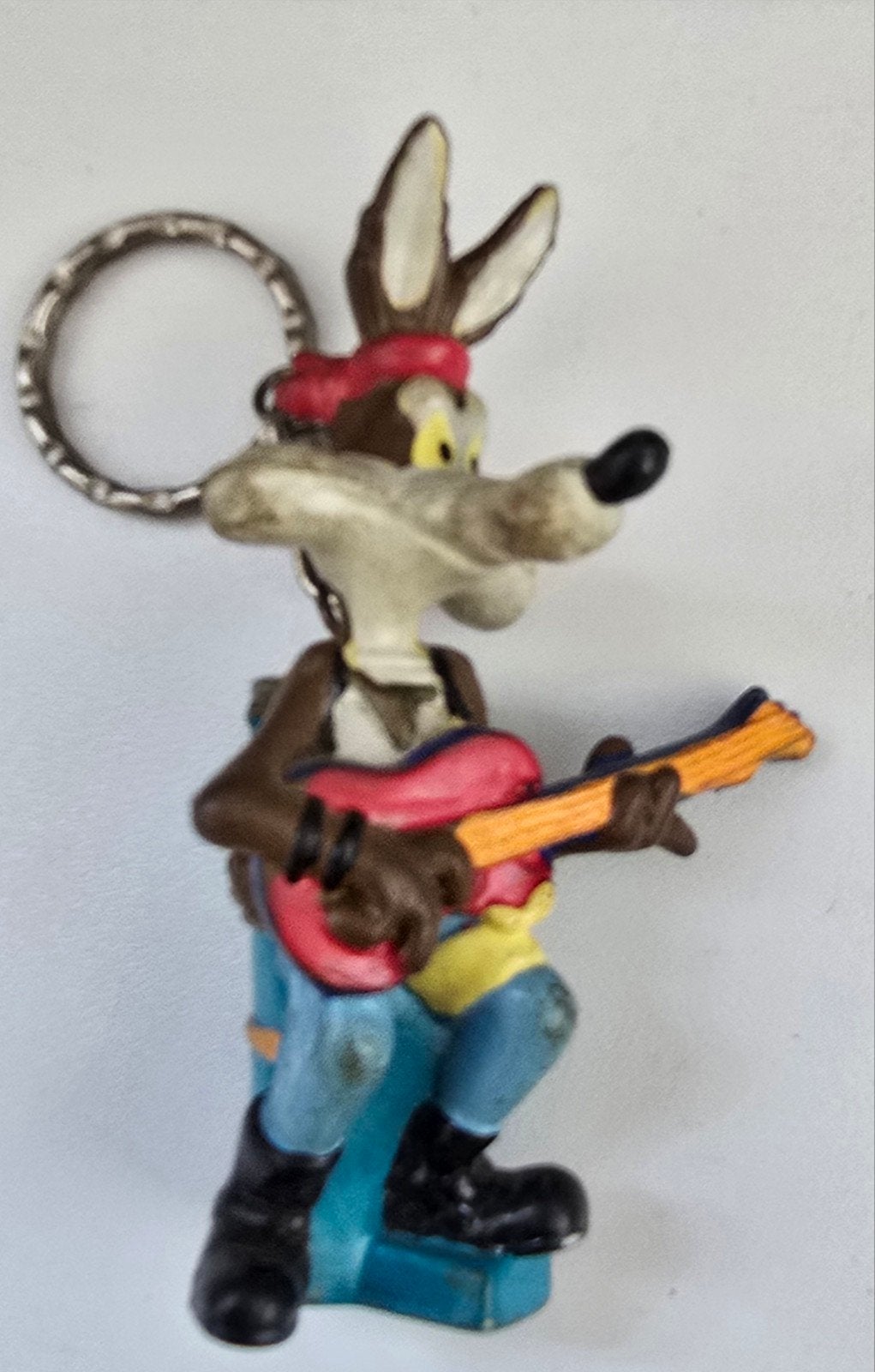 Sleutelhanger Wile E. Coyote met gitaar, Ophalen of Verzenden