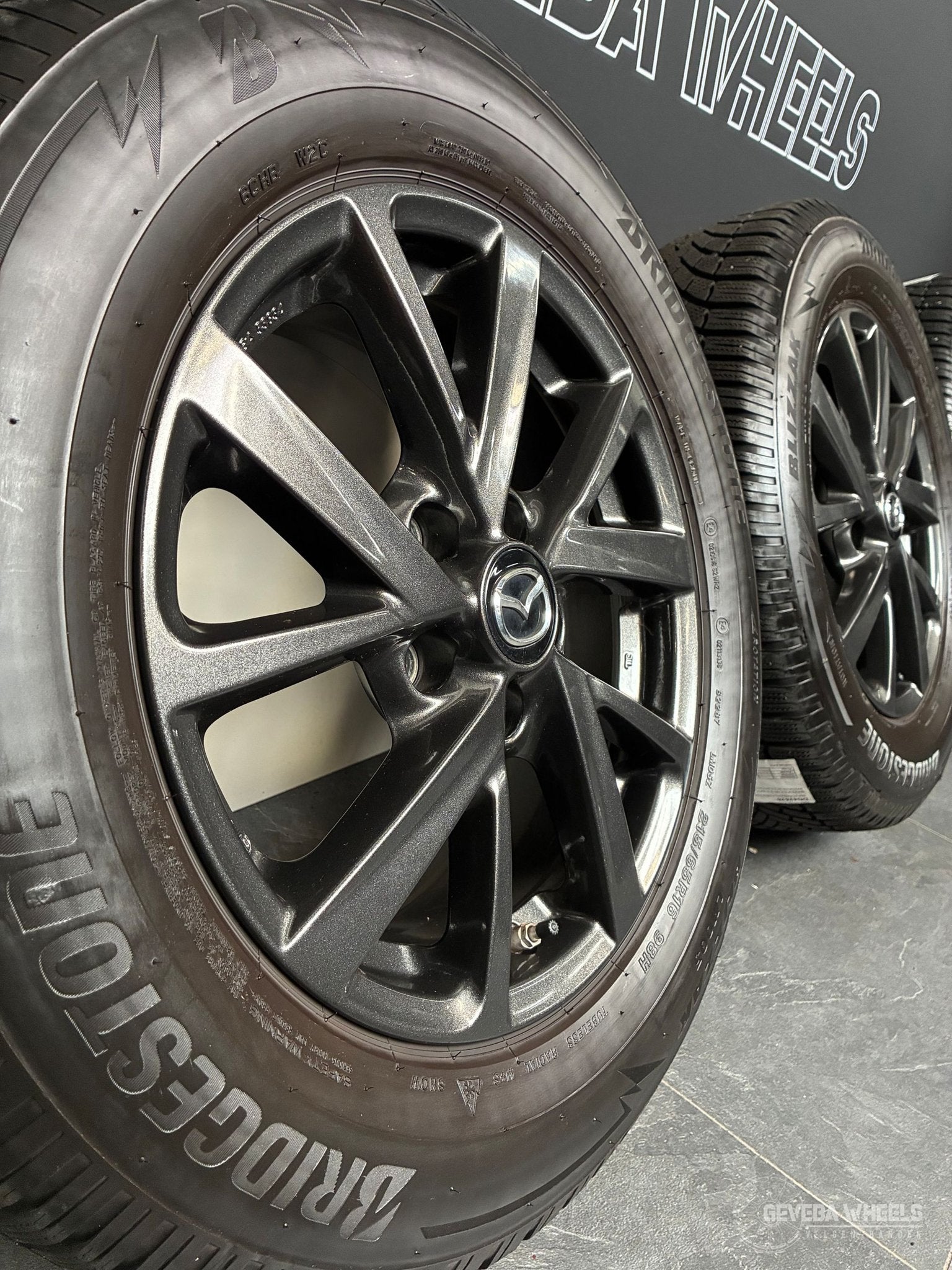 16” originele Mazda CX30 velgen + winterbanden 5x114.3 TPMS, -, Banden en Velgen, Gebruikt, 215 mm