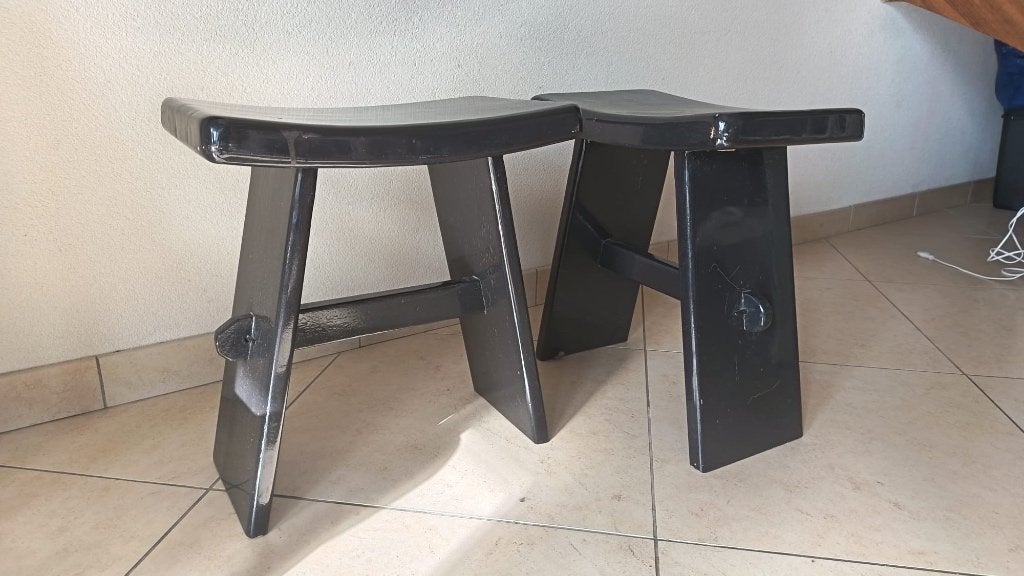 Stoelen / 2 houten stoele / bankjes, Ophalen, Gebruikt, Twee, Zwart