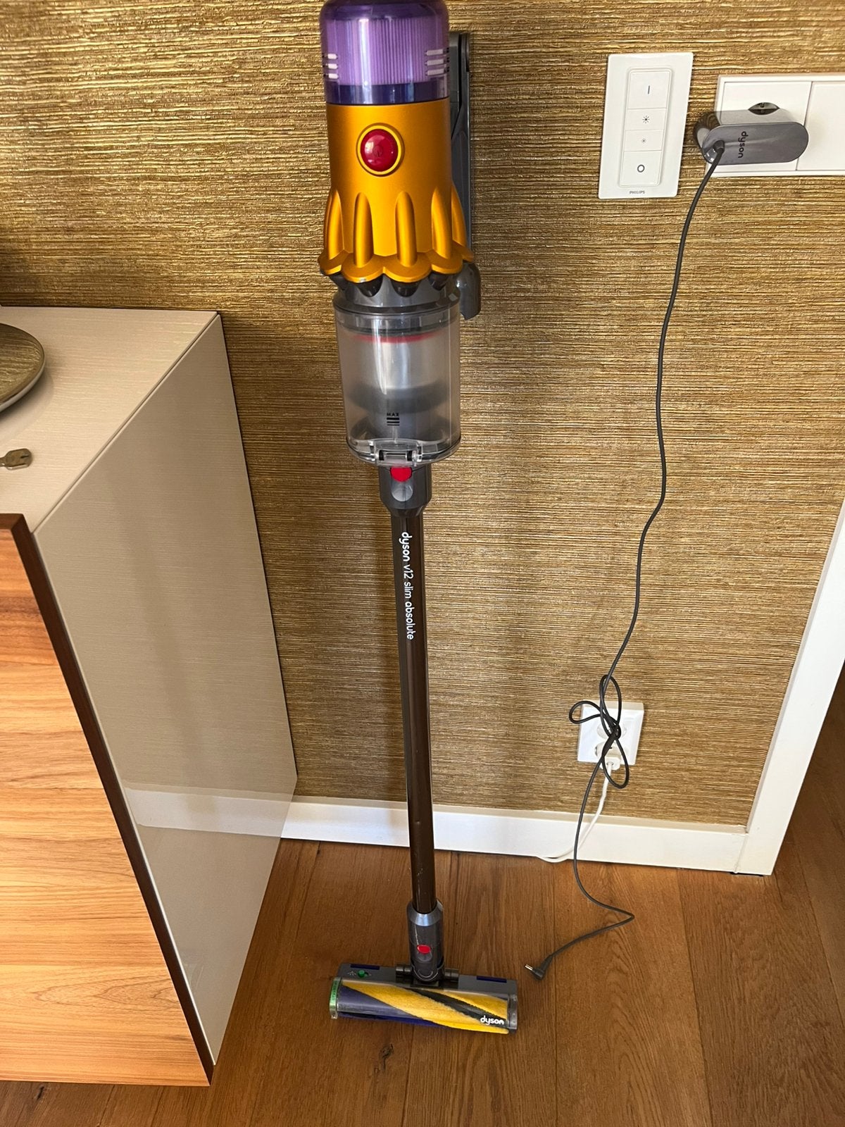 Dyson V12, Witgoed en Apparatuur, Ophalen of Verzenden, Zo goed als nieuw, 1200 tot 1600 watt