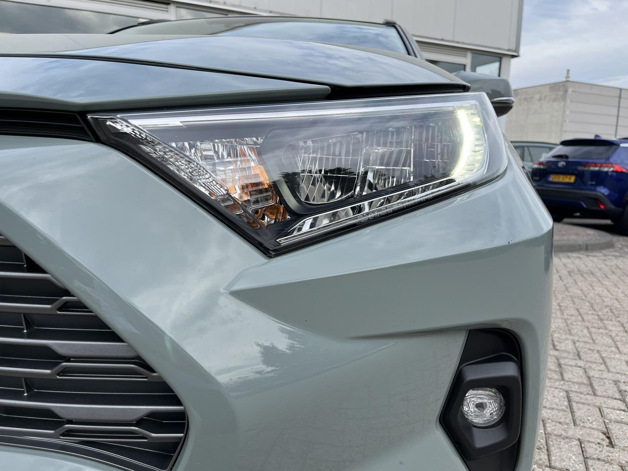 Toyota RAV4 2.5 Hybrid Business Trekhaak / Navi / NL auto /, Stof, Gebruikt, Euro 6, 4 cilinders