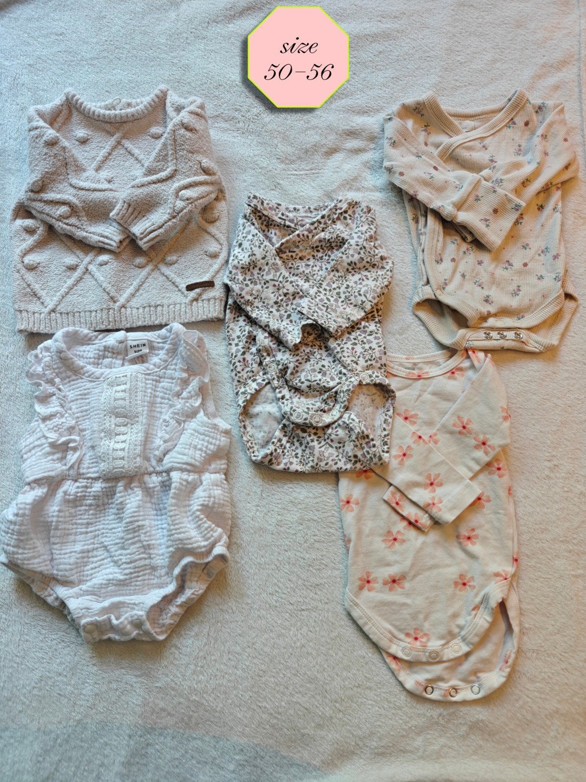 Babykleding pakket: onesies, trui & mutsjes (maat 50-56), Verzenden, Gebruikt, Diverse, Meisje