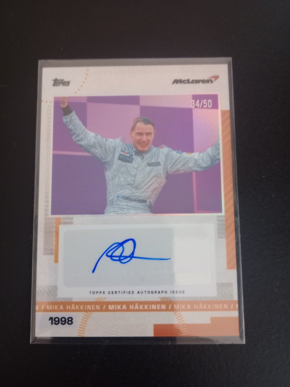 Mika Häkkinen gesigneerde kaart 1998 Topps McLaren F1, Verzamelen, Automerken, Motoren en Formule 1, Ophalen of Verzenden, Zo goed als nieuw