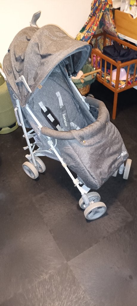 Te koop: Buggy Lionelo, Ophalen, Zo goed als nieuw, Voetenzak