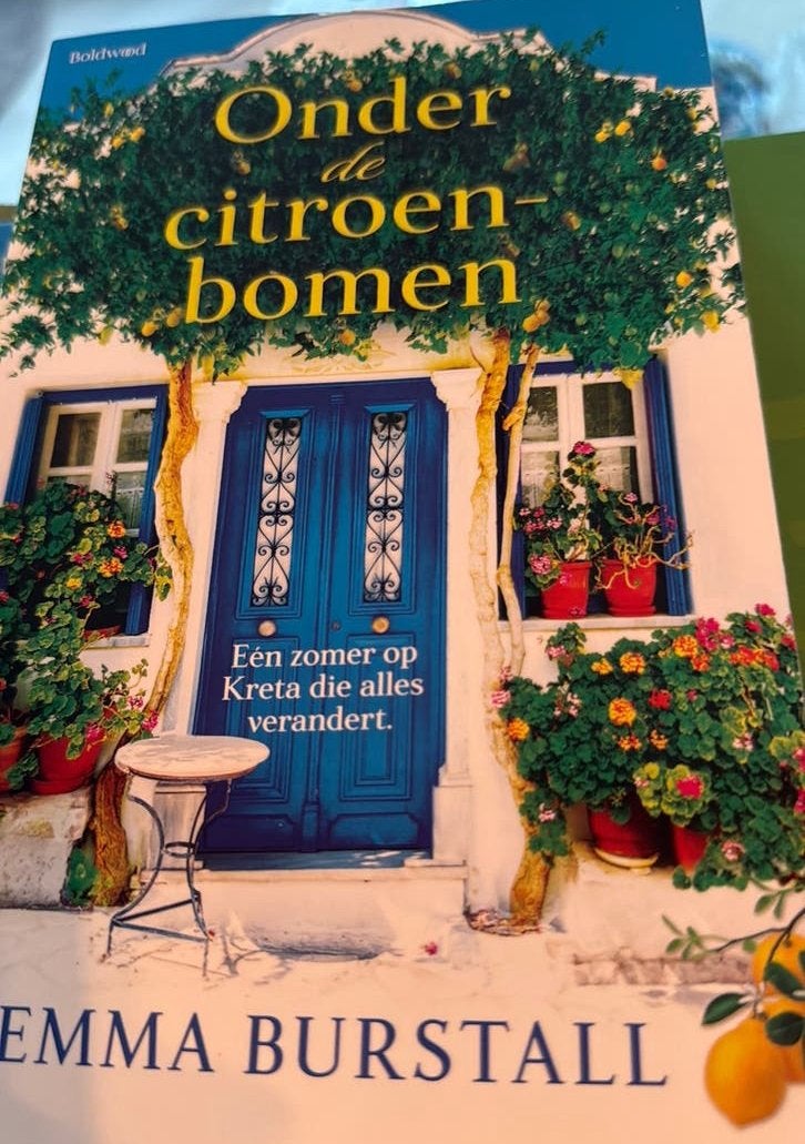 Onder de citroen bomen, Ophalen of Verzenden, Zo goed als nieuw