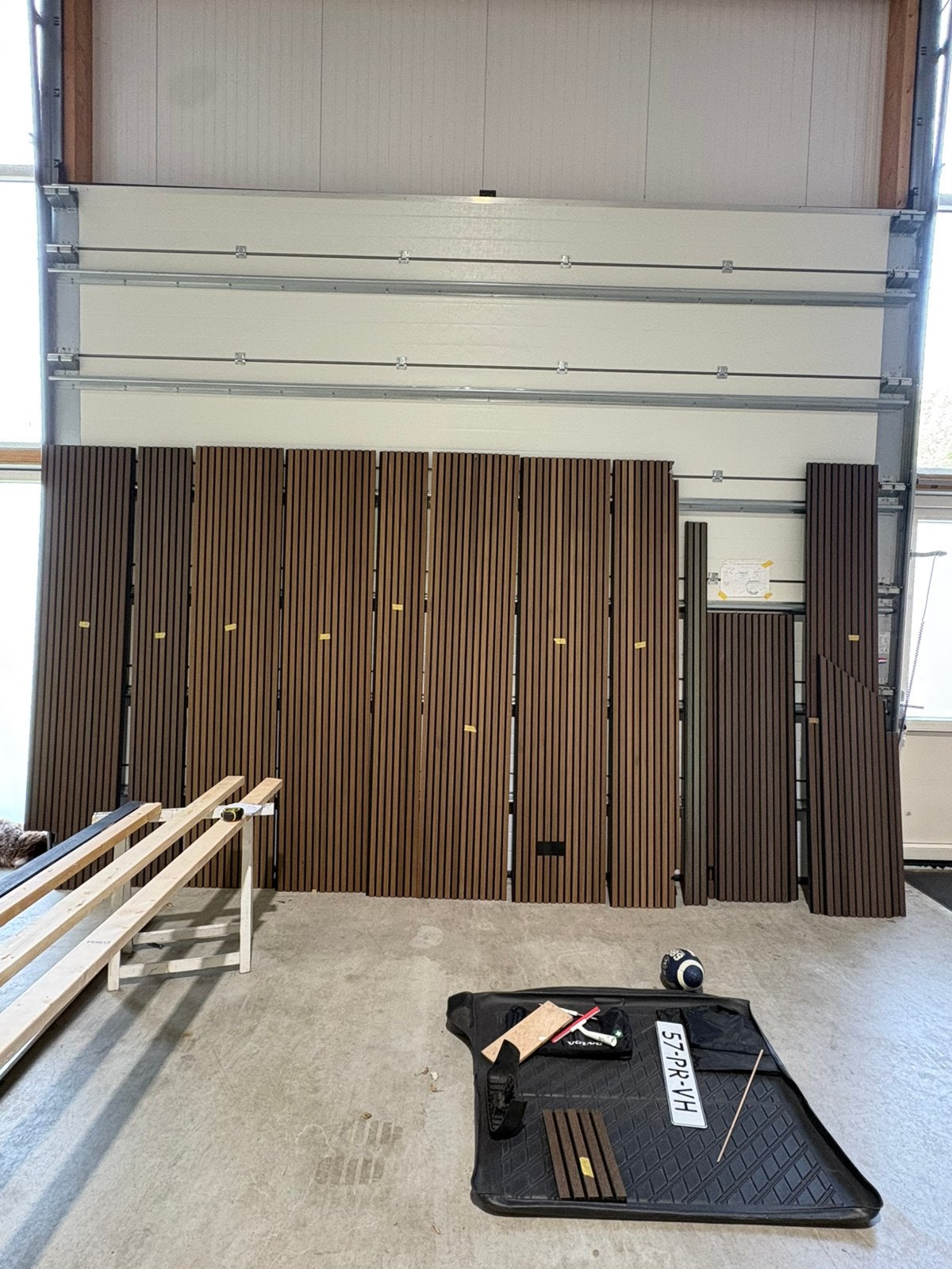 Akoestische wandpanelen donker hout met vilt, Huis en Inrichting, Woonaccessoires | Wanddecoraties, Ophalen, Gebruikt, Hout, Bruin