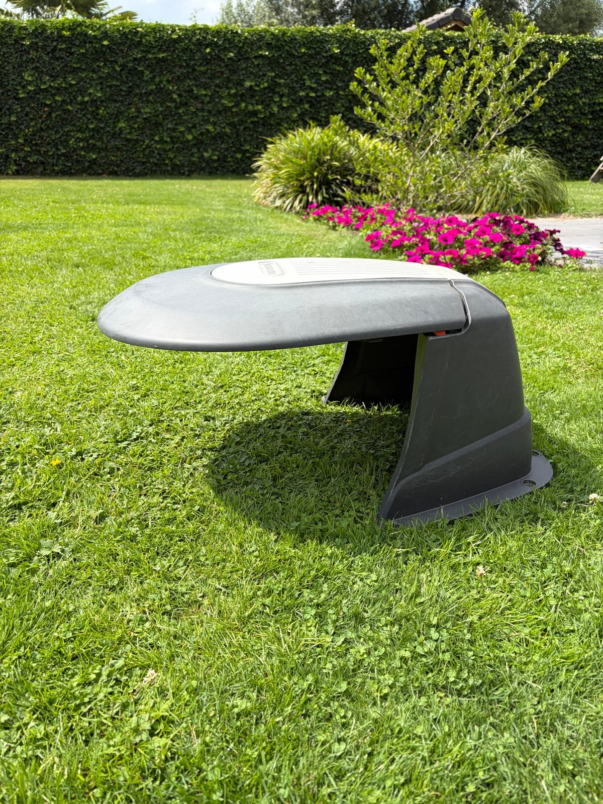 Gardena Robotmaaier garage / huis - Bescherming robotmaaier, Tuin en Terras, Grasmaaiers, Ophalen, Gebruikt, Minder dan 30 cm