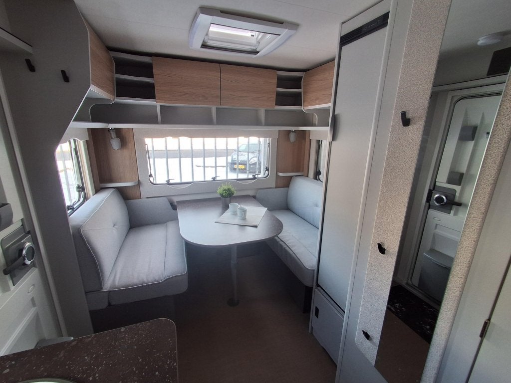 Bürstner B66 490 TL NIEUW!! ENKELE BEDDEN!!, Caravans en Kamperen, Caravans, Standaardzit, Bedrijf, Bürstner, Schokbreker