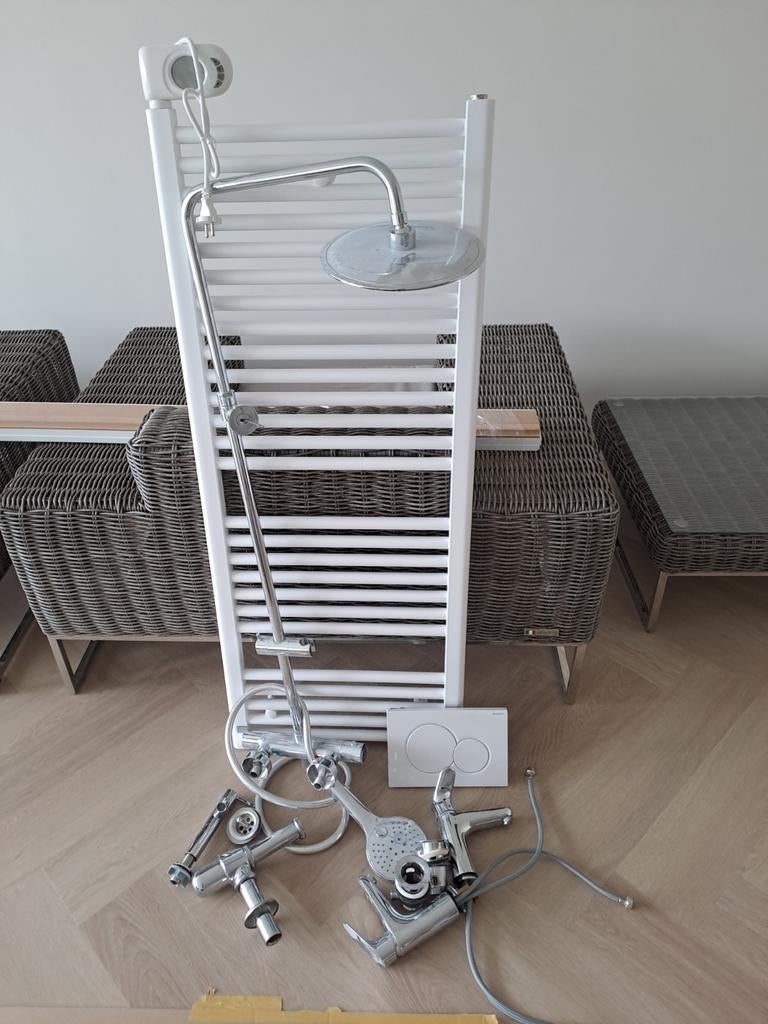 Badkamer set: regendouche, kranen, toiletkraan, verwarming, Doe-het-zelf en Verbouw, Sanitair, Ophalen