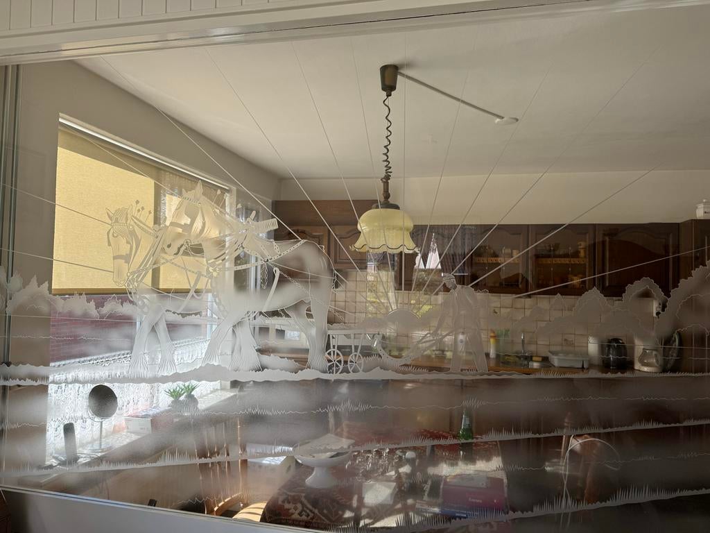 Gezandstraald glas. Paardenmotief. Boer aan het ploegen., Antiek en Kunst, Ophalen
