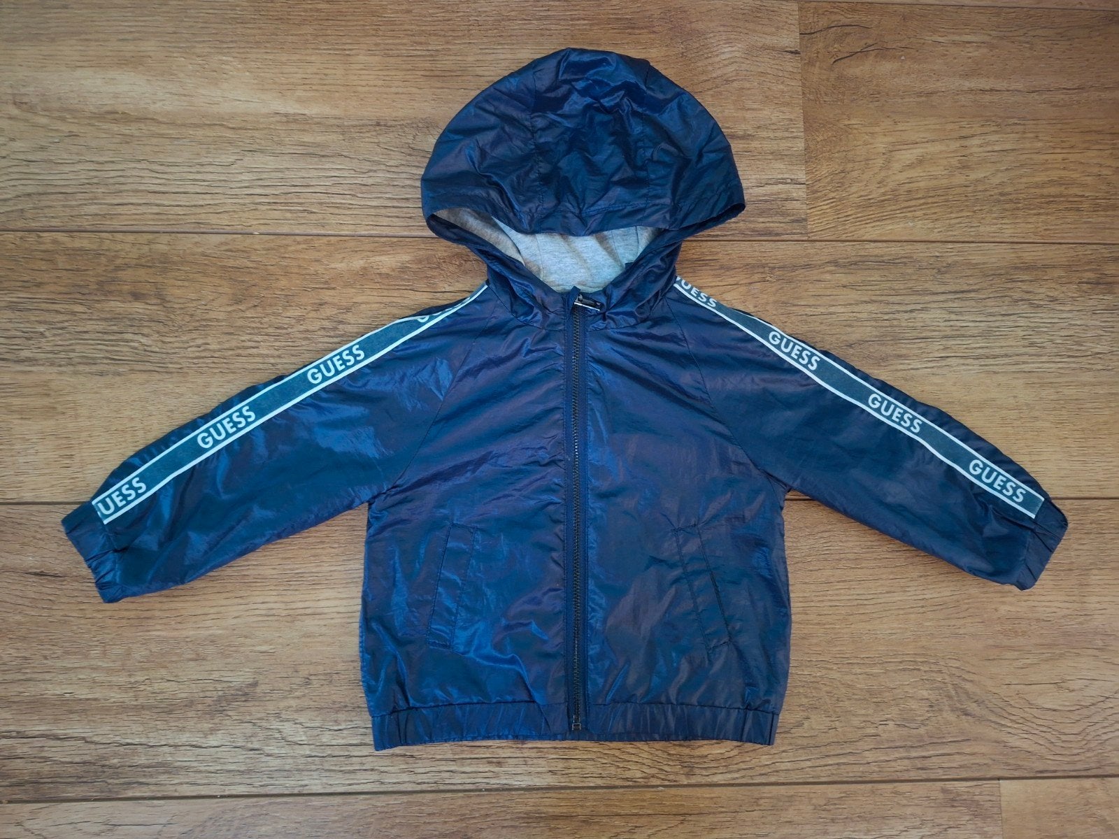 Guess Windjack voor Jongens - Maat 12M, Ophalen of Verzenden, Zo goed als nieuw, Guess, Jongen