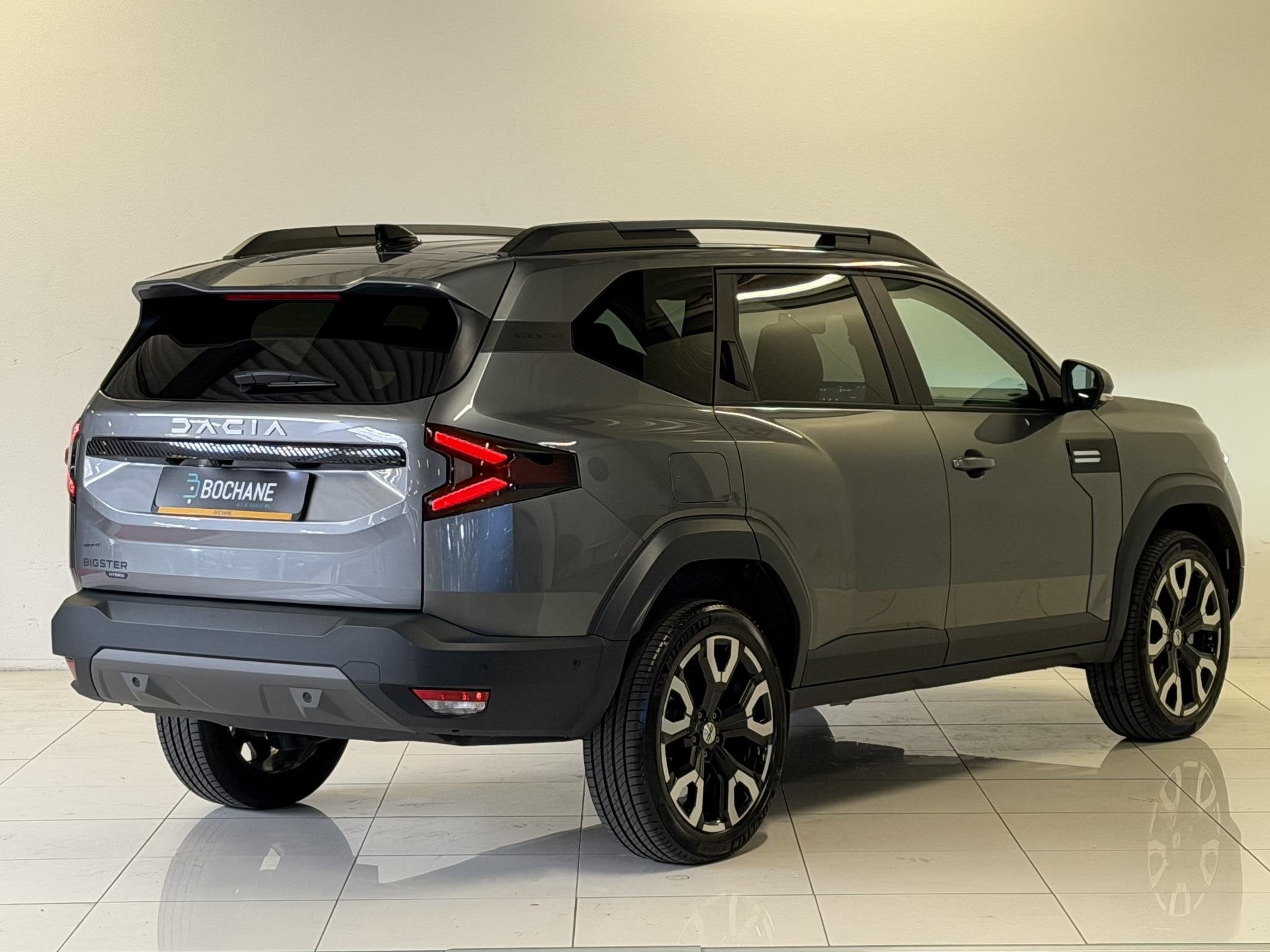 Dacia Bigster Hybrid 155 Journey | Elektrische achterklep |, Auto's, Dacia, Stof, Gebruikt, 4 cilinders, Met garantie (alle)