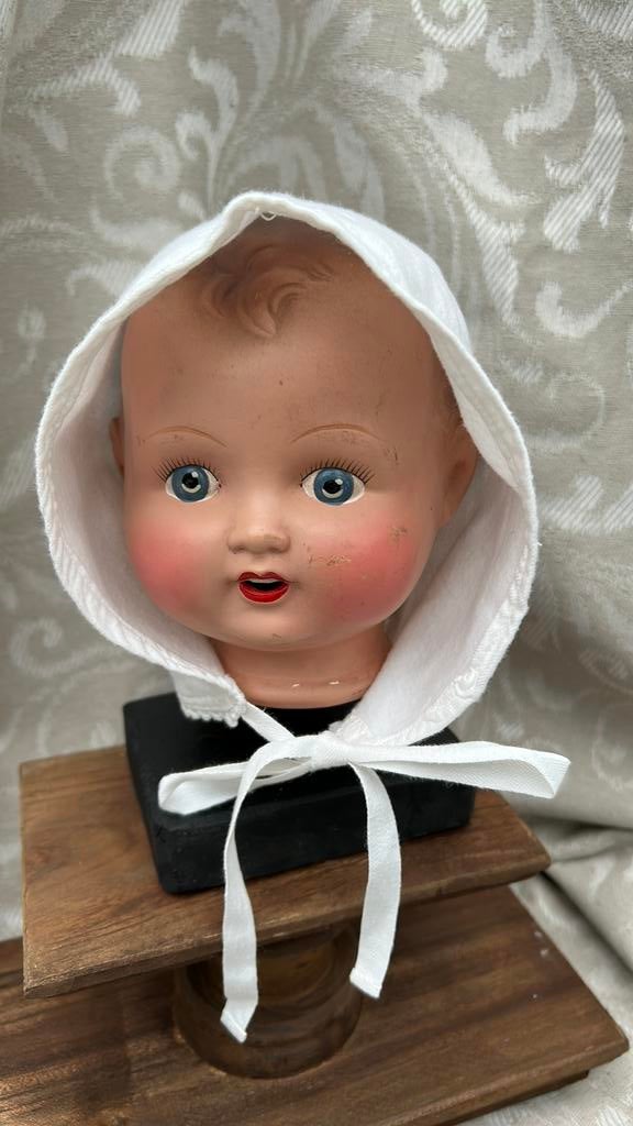 Schattig grote pop baby kinder mutsje met strik, Ophalen of Verzenden, Zo goed als nieuw, X, Kleertjes