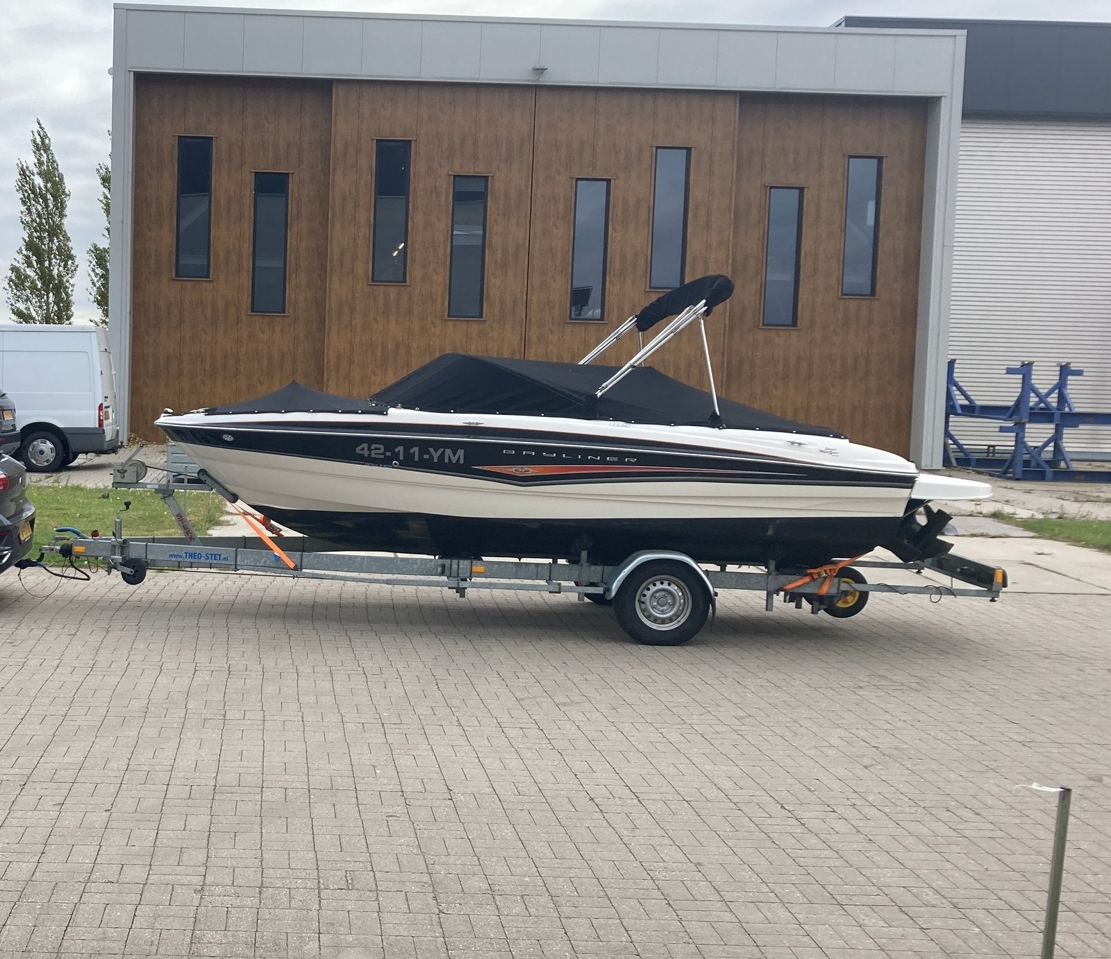 Bayliner 185 SE  (Special Edition) met STERK (Kalf) Trailer!, Watersport en Boten, Speedboten, Zo goed als nieuw, Bayliner, Benzine
