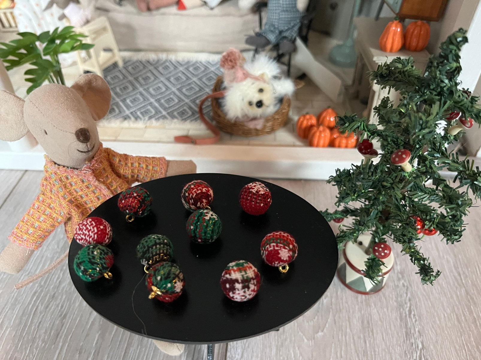 10 stoffen mooie kerstballen poppenhuis incl verzenden, Ophalen, Nieuw, Poppenhuis