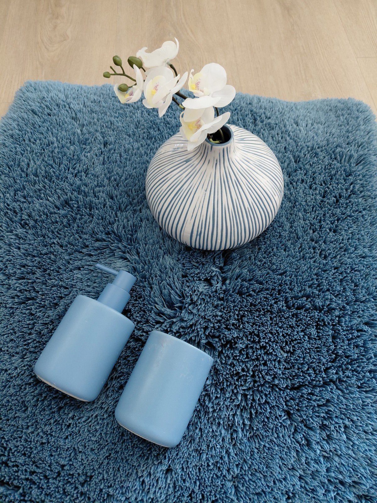 Badmat plus keramiek zeepdispencer en beker, Ophalen of Verzenden, Zo goed als nieuw, Blauw
