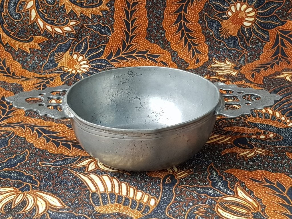 Grote zware antieke brandewijn kom uit Engeland 34,2 cm., Antiek en Kunst, Antiek | Tin, Ophalen of Verzenden
