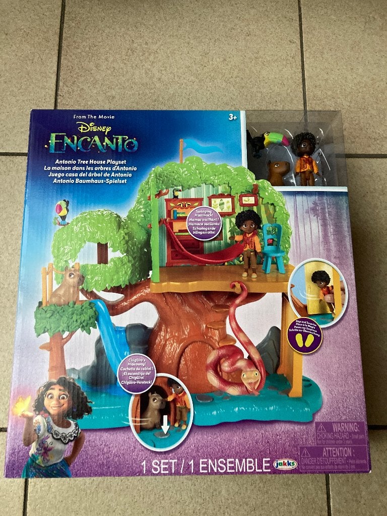 Encanto ( Disney ) antonio tree house playset NIEUW, Ophalen of Verzenden, Overige figuren, Nieuw, Beeldje of Figuurtje