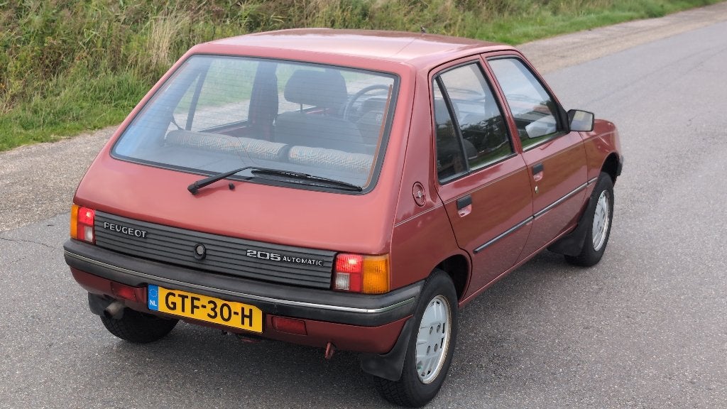 Peugeot 205 Bordeaux Rood 1.6 AUT | Oldtimer | APK | 62000km, foto 5