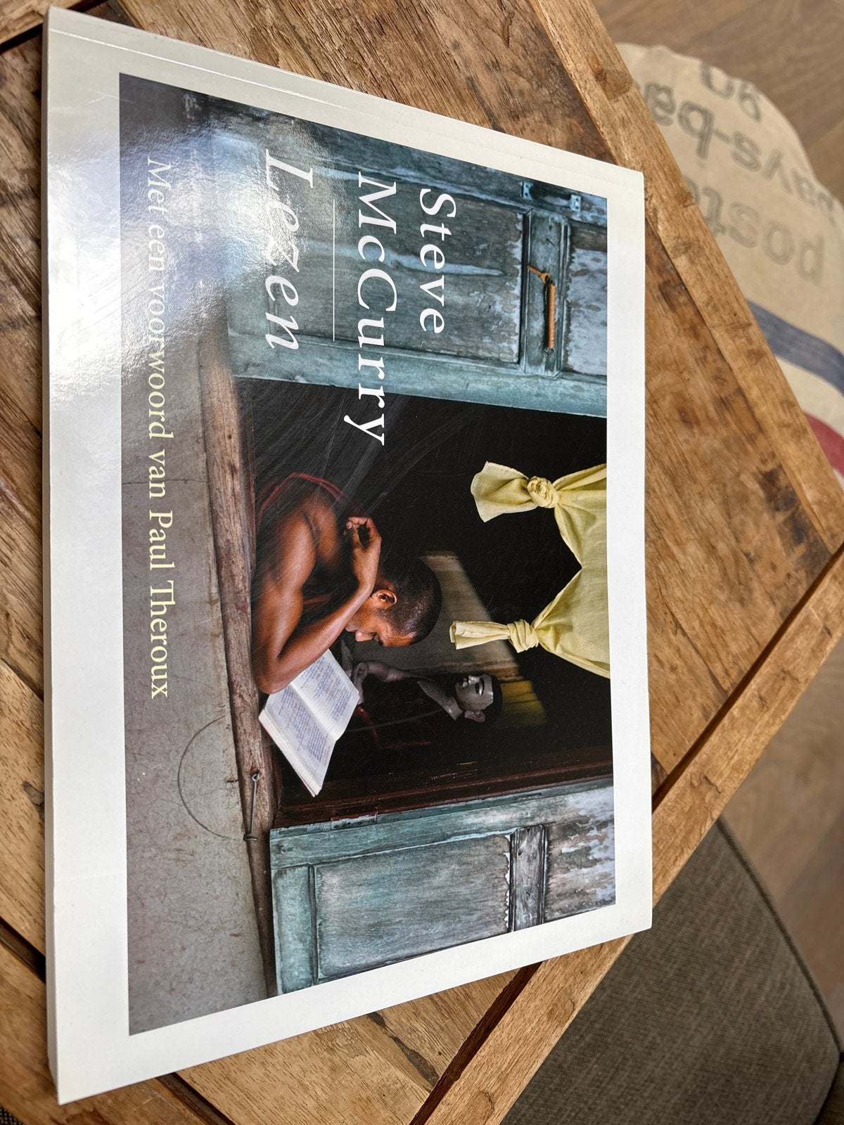 Steve McCurry: Lezen - Fotoboek met voorwoord Paul Theroux, Boeken, Kunst en Cultuur | Fotografie en Design, Ophalen of Verzenden