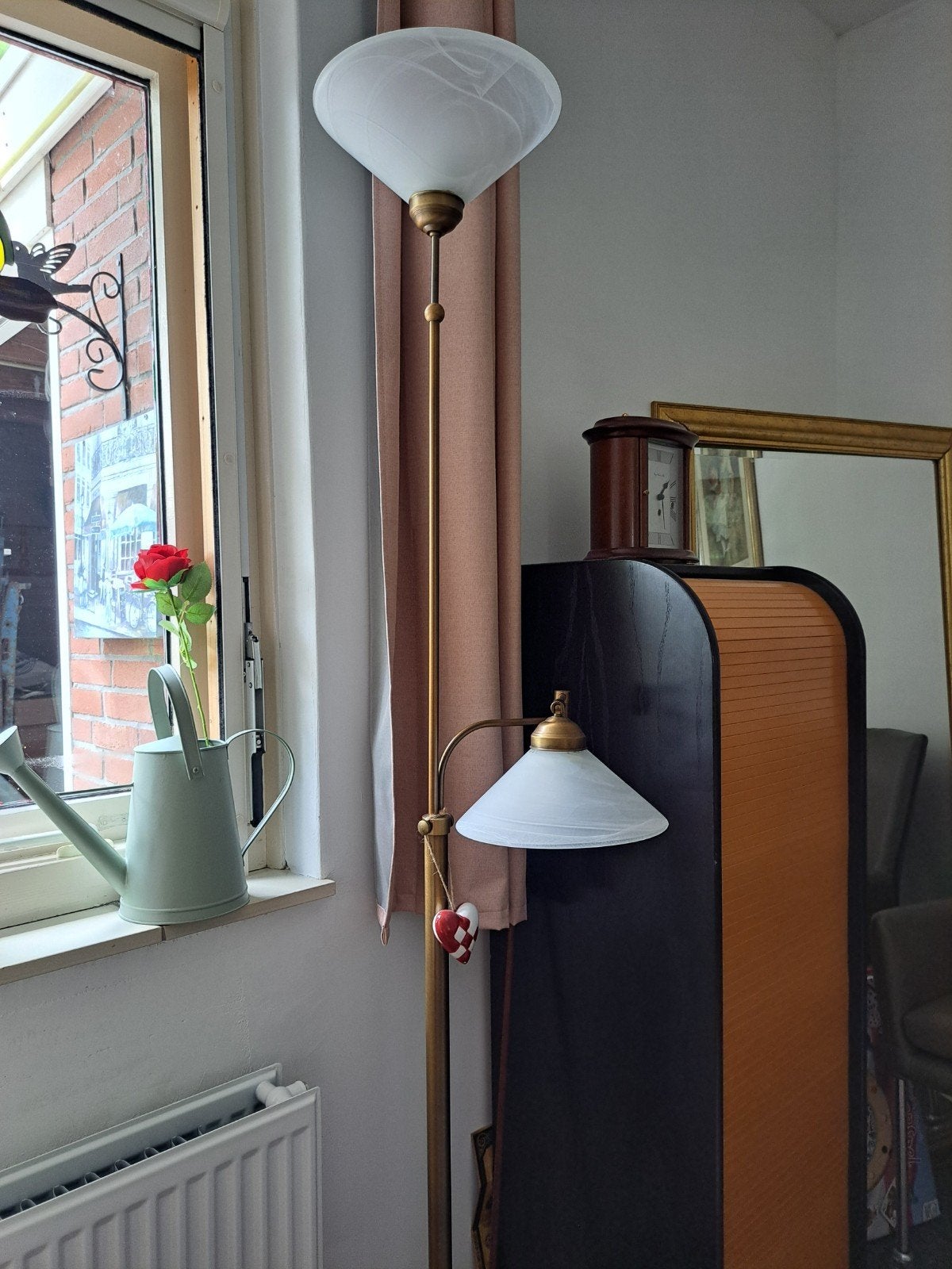 Bronzen staande lamp met melkwitte glazen kappen, Ophalen, Gebruikt, Glas, 150 tot 200 cm