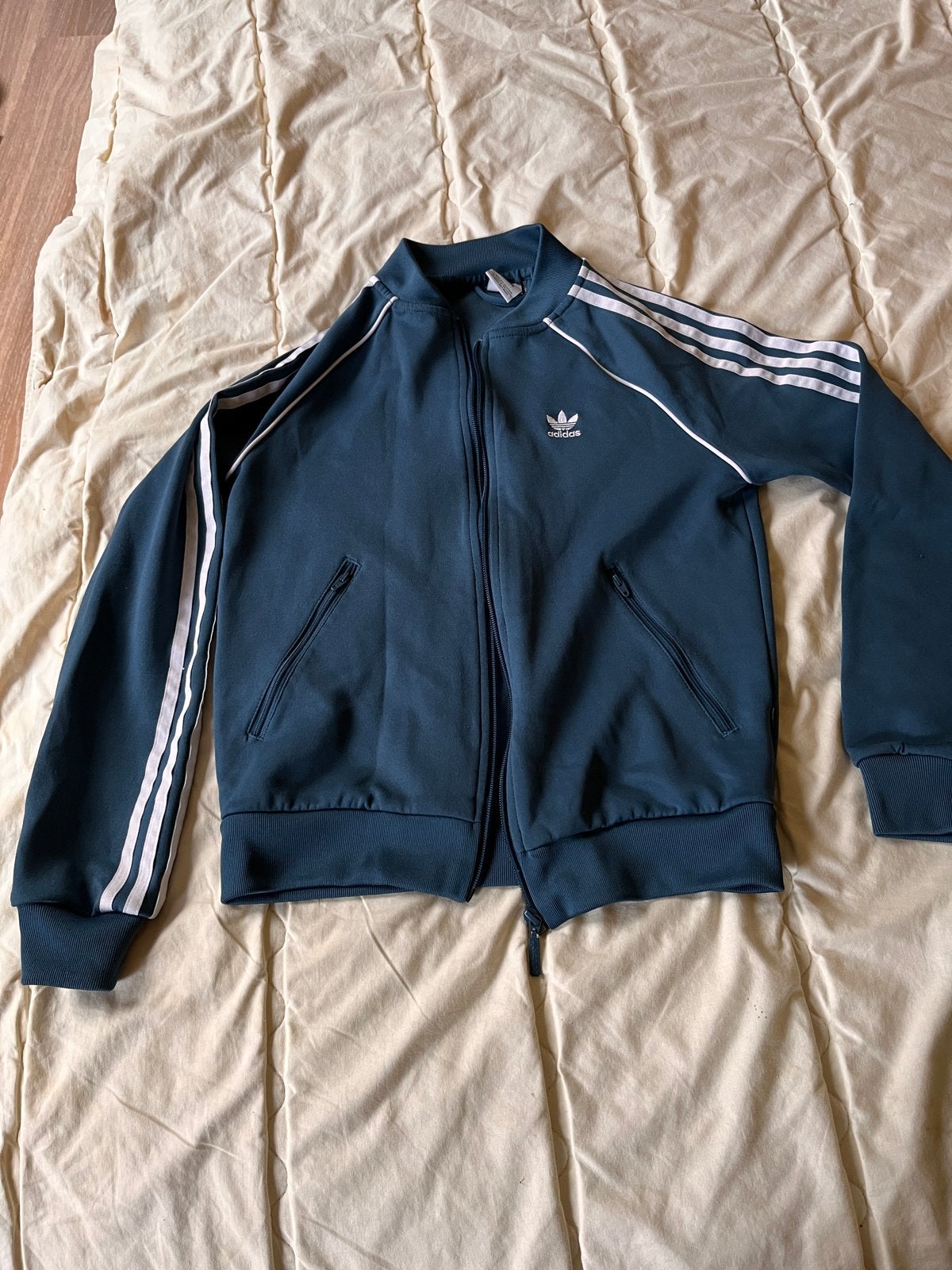 Adidas trainingspak (jasje en broek)jasje maar xs en broek s, Meerkleurig, Ophalen of Verzenden, Fitness of Aerobics, Maat 36 (S)