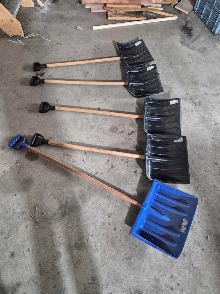 5x Sneeuwschuivers - Ideaal voor de winter, Ophalen, Gebruikt