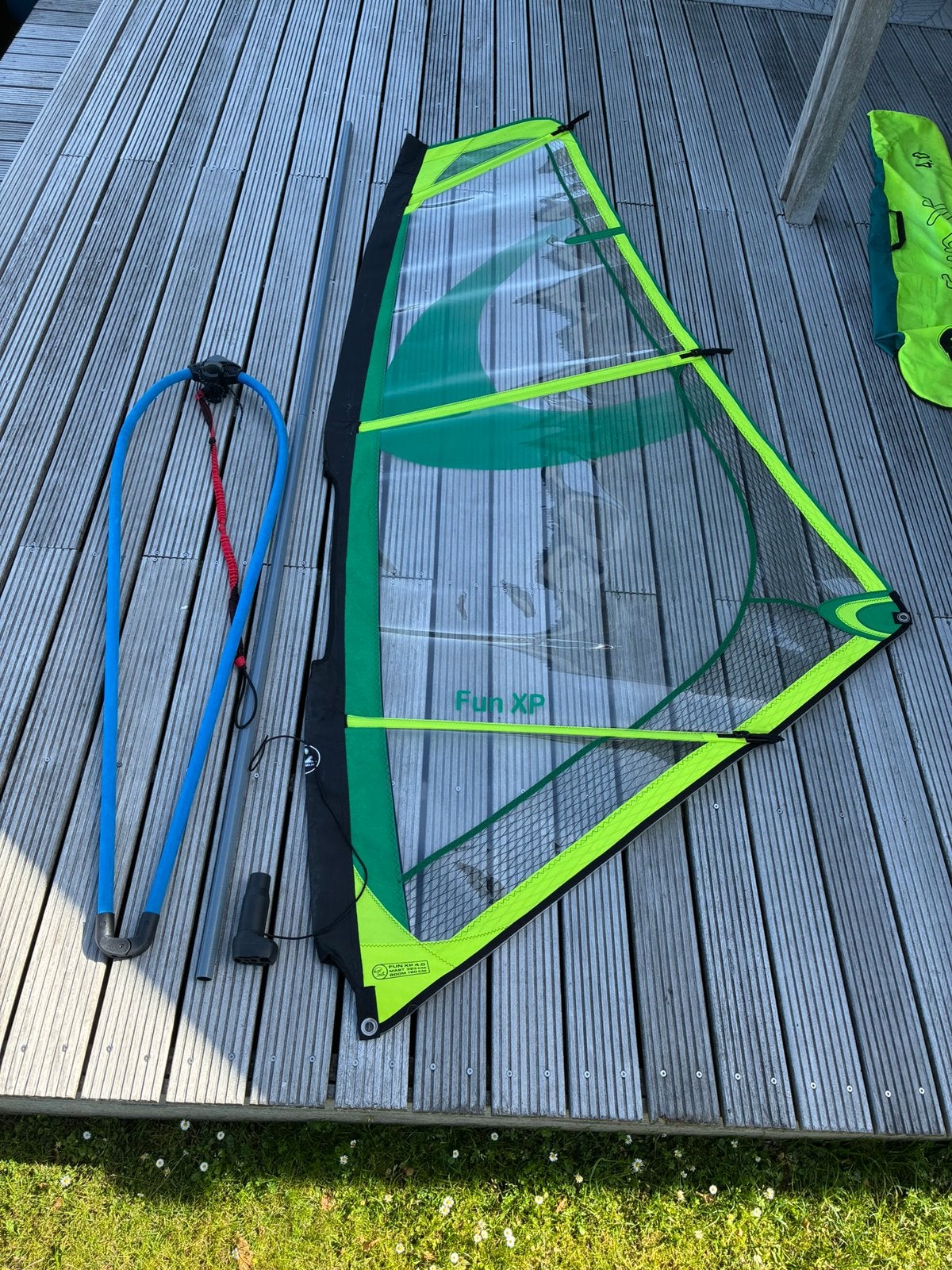 Kinder/Beginners Windsurfzeil met mast en giek- 4m2, Watersport en Boten, Windsurfen, Gebruikt, 3.5 tot 5 m², Zeil, Deelbare mast
