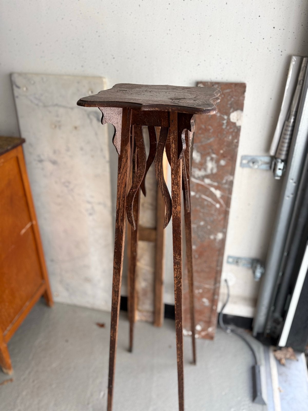 Antieke houten plantenstandaard, Ophalen