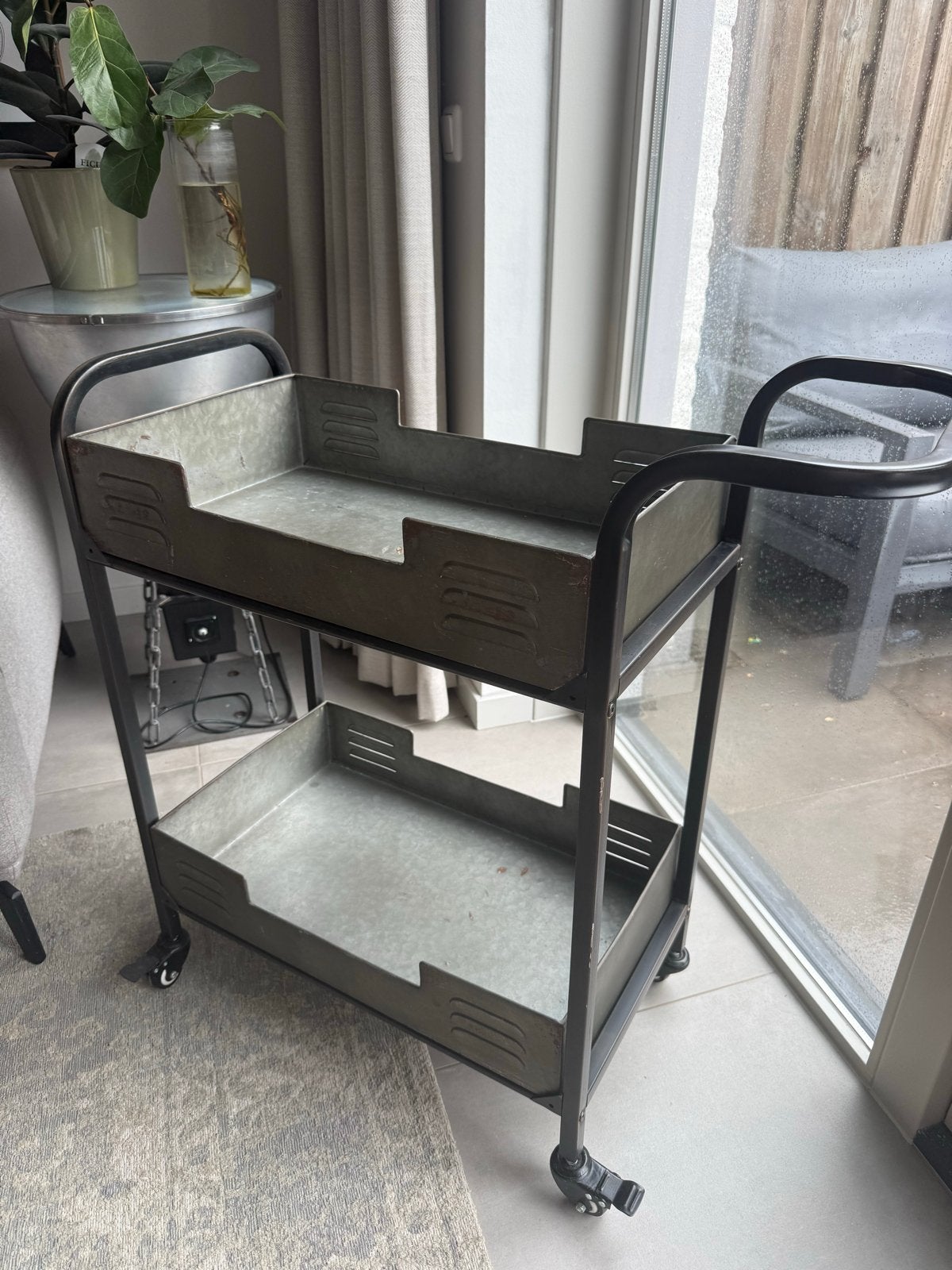 Industriële trolley met twee bakken, Ophalen, Gebruikt
