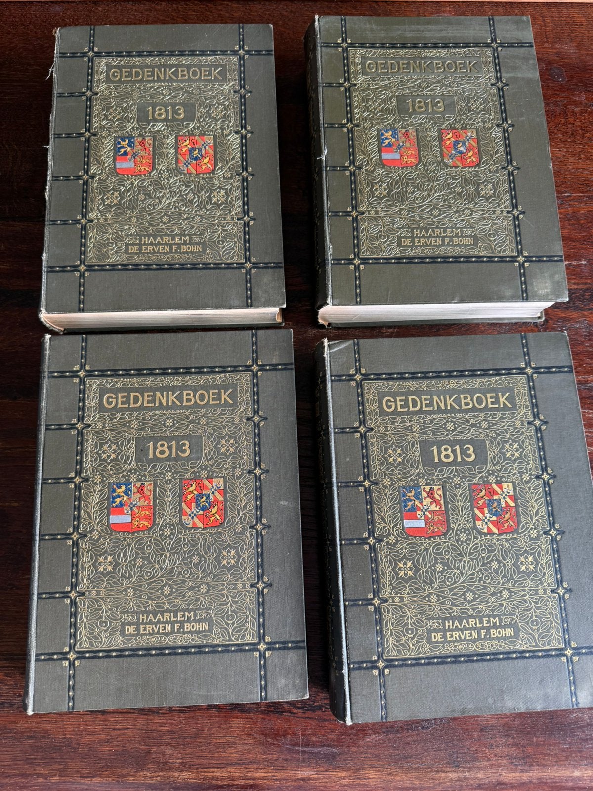 Historisch Gedenkboek 1813 – 4 complete delen, 20e eeuw of later, Ophalen of Verzenden, Zo goed als nieuw, Zie beschrijving