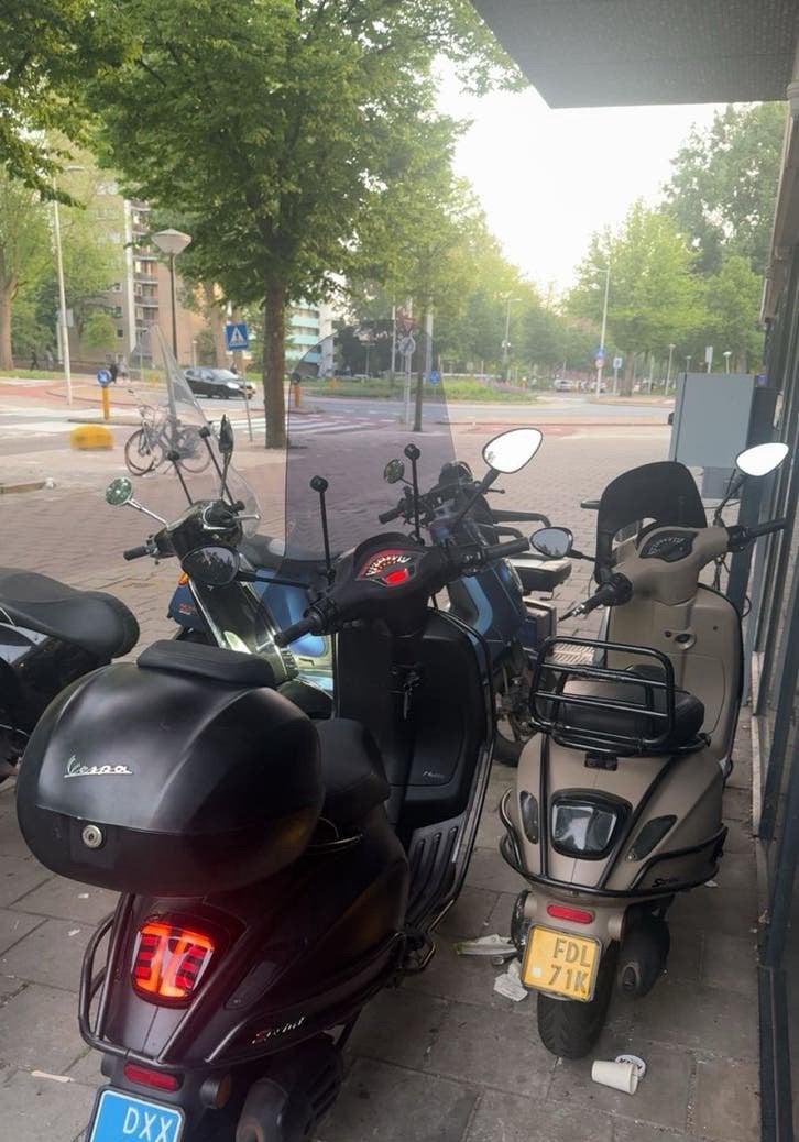 Vespa Sprint Notte 2020 Full Option - 20xxx km, Ophalen, Gebruikt, Benzine, Overige modellen