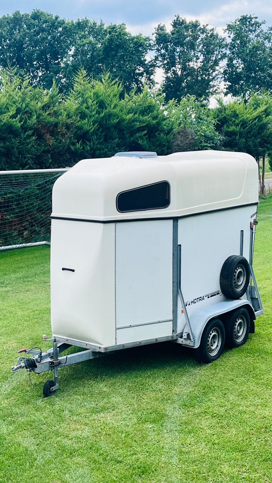 Hotra Jumper 2-paards trailer, geremd met NL kenteken, Ophalen