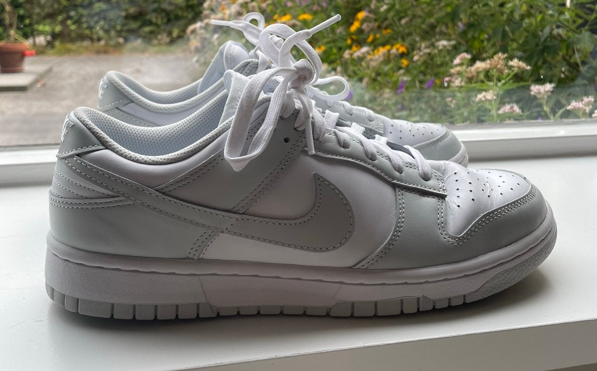 Nike damesschoenen Dunk Low 42,5, Wit, Ophalen of Verzenden, Sneakers of Gympen, Zo goed als nieuw