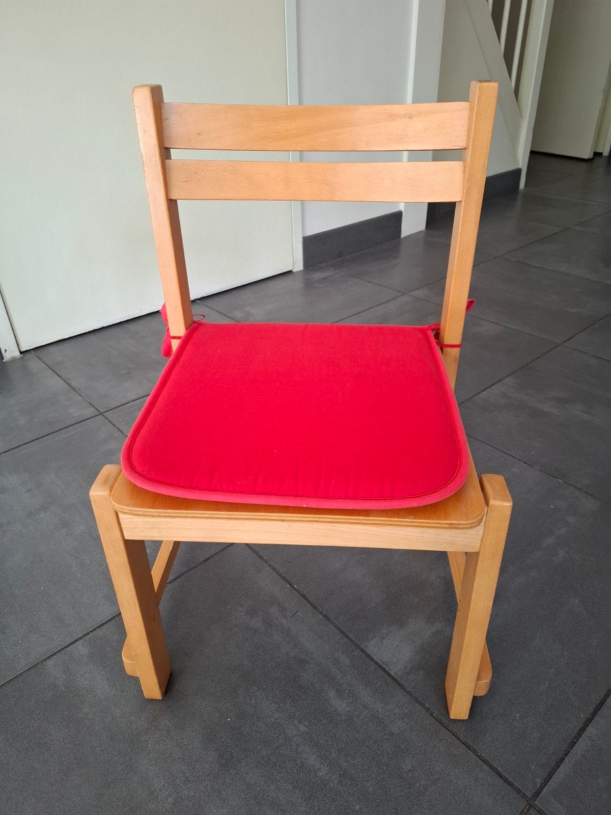 Houten kinderstoel met kussentje., Kinderen en Baby's, Ophalen of Verzenden