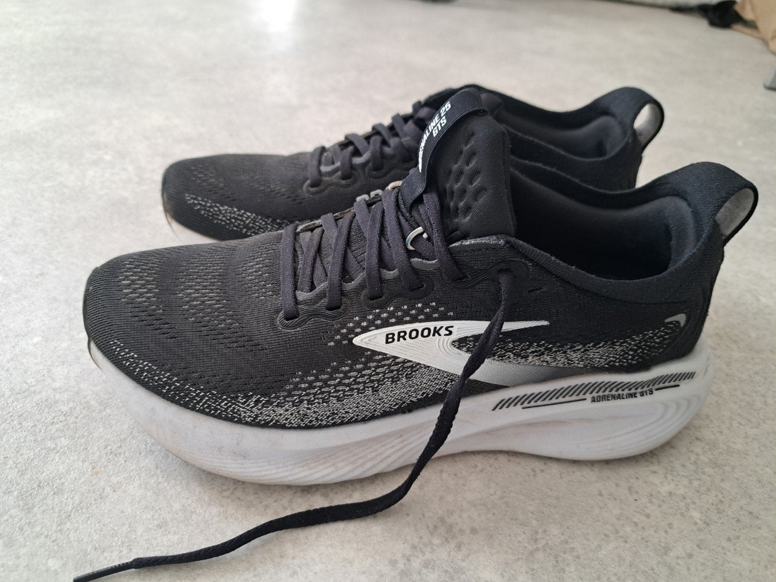 brooks adrenaline gts 25, Ophalen, Gebruikt, Schoenen