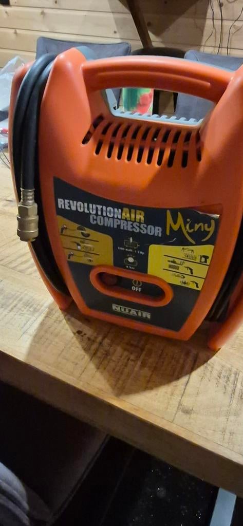 NUAIR Revolutionair Mini Compressor - Compact & Krachtig, Doe-het-zelf en Verbouw, Compressors, Gebruikt, 6 tot 10 bar, Ophalen of Verzenden
